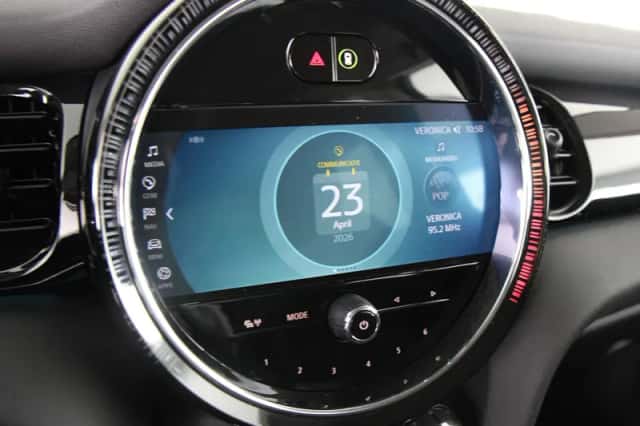 MINI Electric (2022) thumbnail 21
