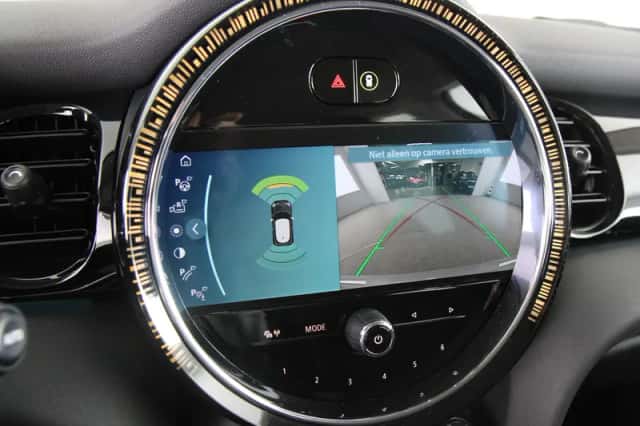 MINI Electric (2022) thumbnail 22