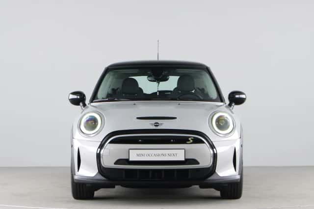 MINI Electric (2022) thumbnail 6