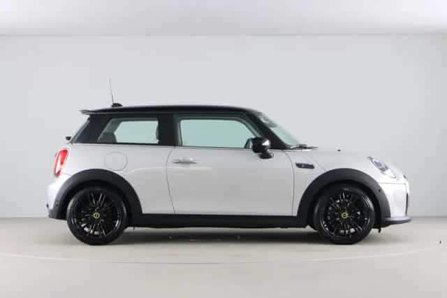 MINI Electric (2022) thumbnail 8