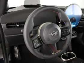 MINI Cabrio (2026) thumbnail 2