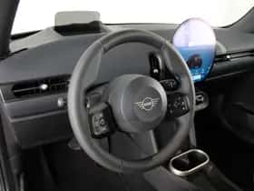 MINI Cooper (2026) thumbnail 2