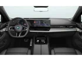 BMW i5 (2026) thumbnail 4