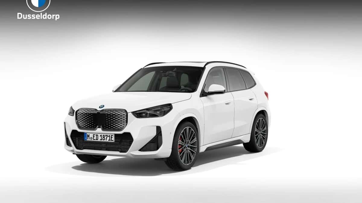 BMW iX1 (2026) — foto 1