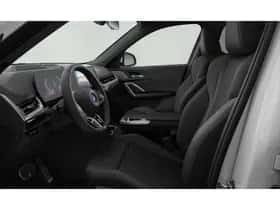 BMW iX1 (2026) thumbnail 3