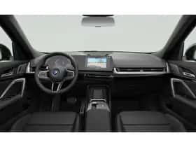 BMW iX1 (2026) thumbnail 4