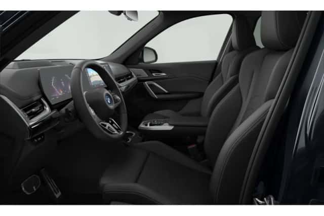 BMW iX1 (2026) thumbnail 3