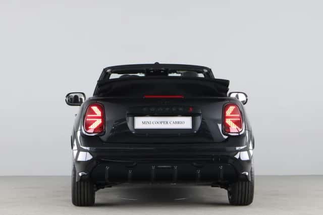 MINI Cabrio (2026) thumbnail 16
