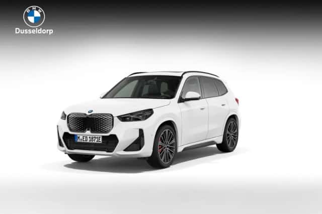 BMW iX1 (2026) thumbnail 1