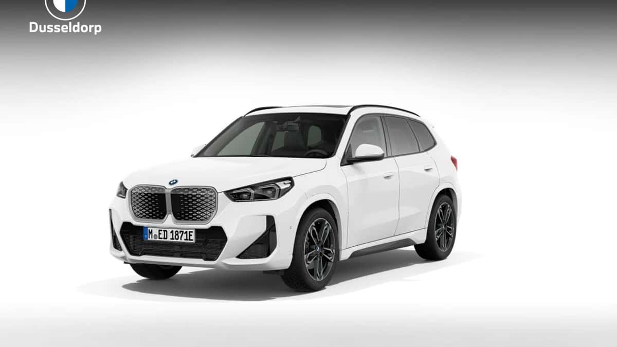 BMW iX1 (2026) — foto 1