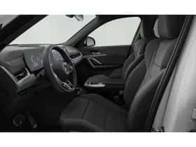 BMW iX1 (2026) thumbnail 3