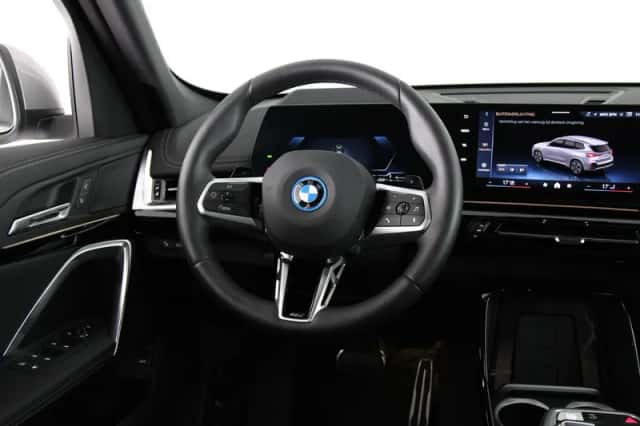 BMW X1 (2025) thumbnail 2