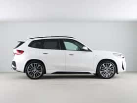 BMW iX1 (2025) thumbnail 8