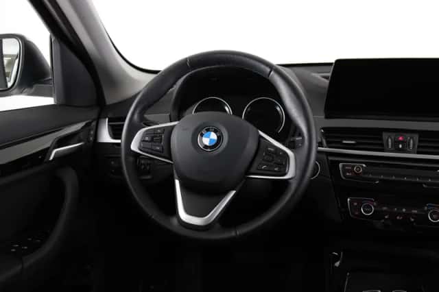 BMW X1 (2022) thumbnail 2