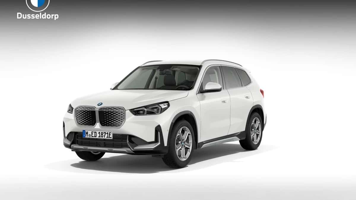 BMW iX1 (2026) — foto 1
