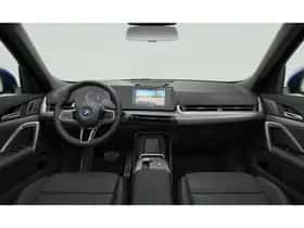 BMW iX1 (2026) thumbnail 4
