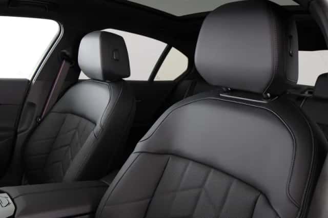 BMW i5 (2026) thumbnail 5