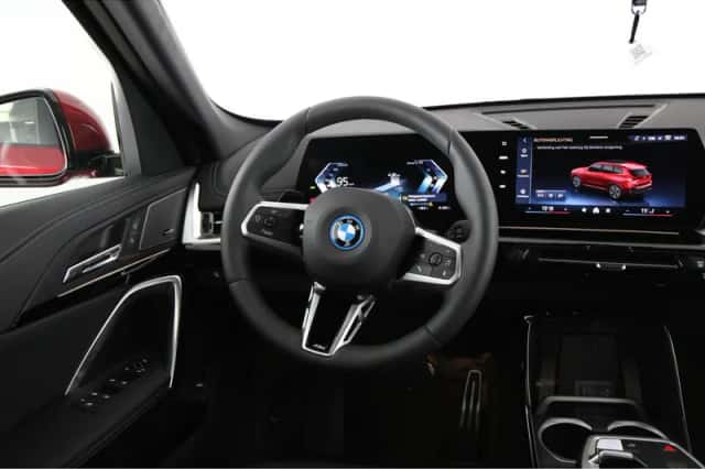 BMW iX1 (2026) thumbnail 2