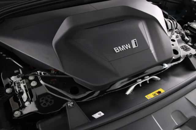 BMW iX1 (2026) thumbnail 4