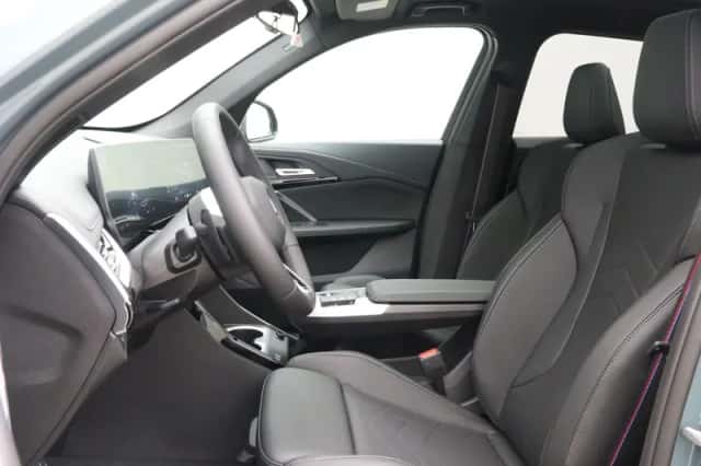 BMW iX1 (2026) thumbnail 5