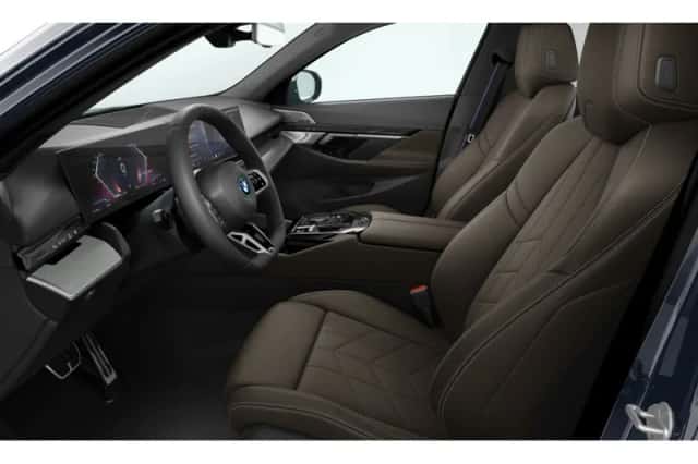 BMW i5 (2026) thumbnail 3
