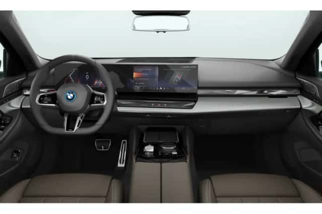 BMW i5 (2026) thumbnail 4