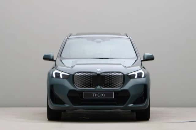 BMW iX1 (2026) thumbnail 2