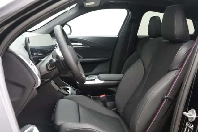 BMW iX2 (2026) thumbnail 5