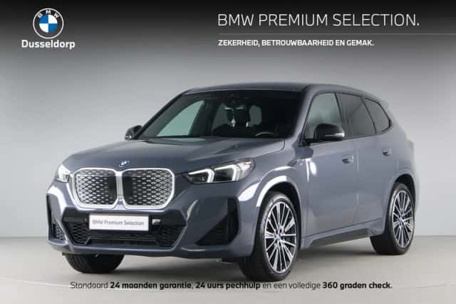 BMW iX1 (2025) thumbnail 1