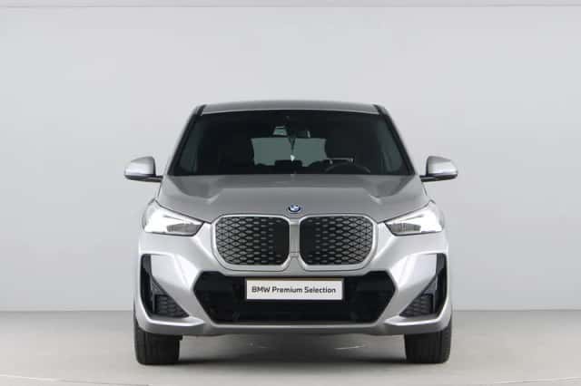 BMW iX1 (2025) thumbnail 6