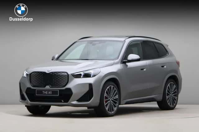 BMW iX1 (2026) thumbnail 1