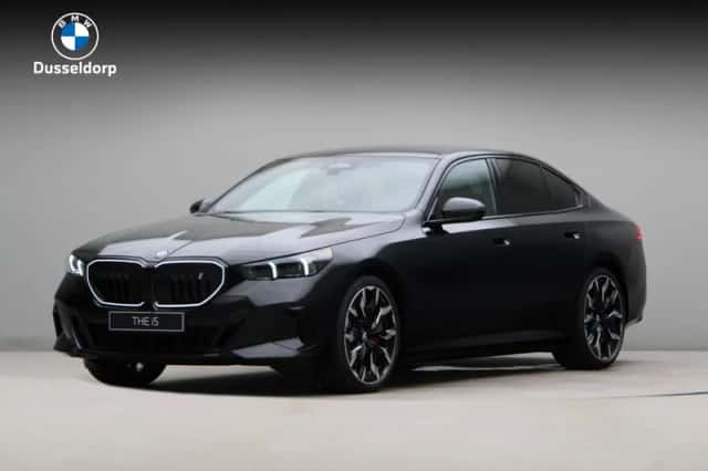 BMW i5 (2026) thumbnail 1