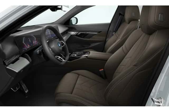 BMW i5 (2026) thumbnail 3
