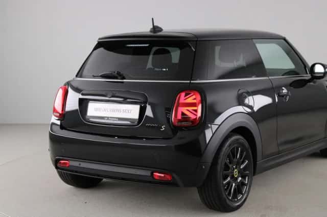 MINI Electric (2023) thumbnail 19