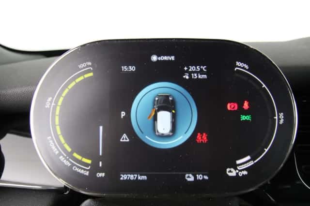 MINI Electric (2023) thumbnail 3