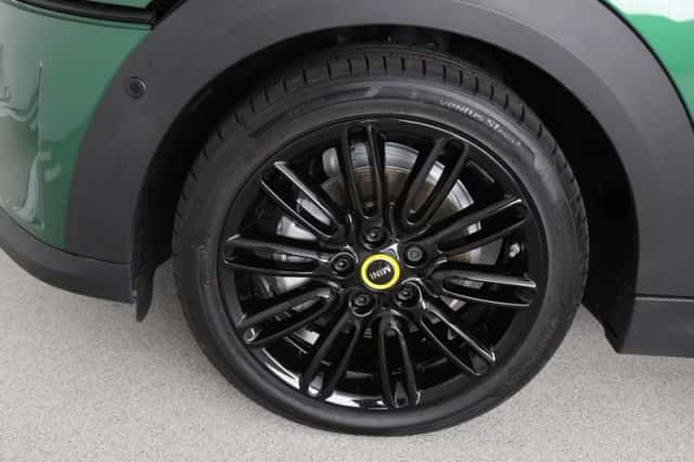 MINI Electric (2022) thumbnail 18