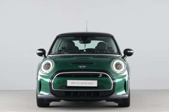 MINI Electric (2022) thumbnail 6
