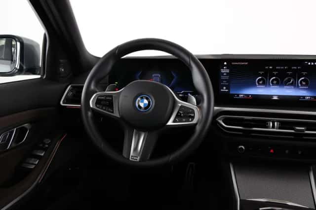 BMW 3-Serie (2024) thumbnail 2