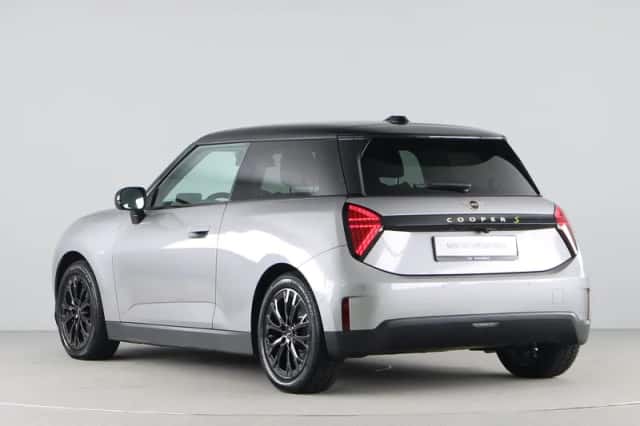 MINI Cooper (2024) thumbnail 12
