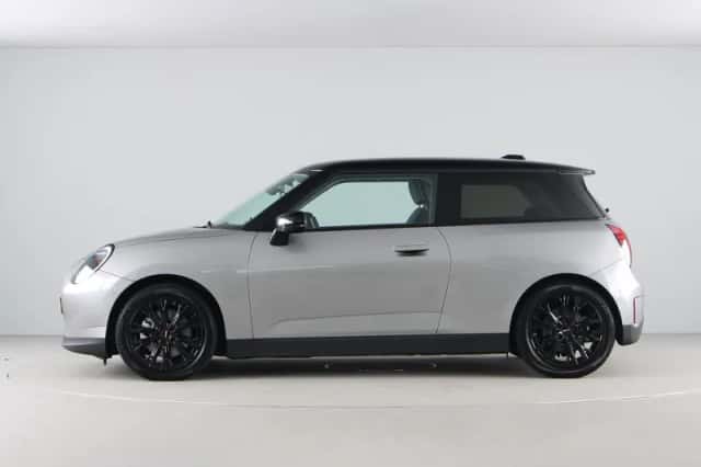 MINI Cooper (2024) thumbnail 13
