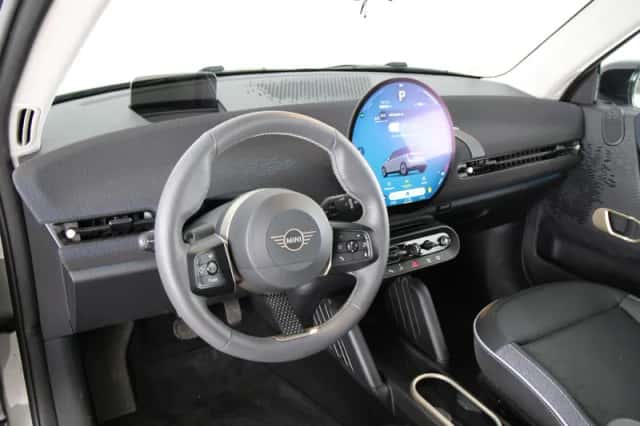 MINI Cooper (2024) thumbnail 14