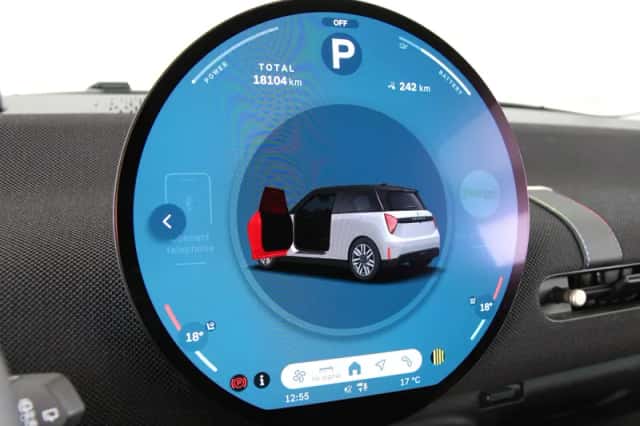 MINI Cooper (2024) thumbnail 3