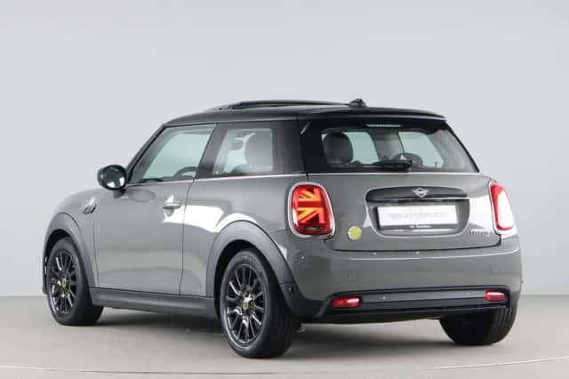 MINI Electric (2022) thumbnail 11