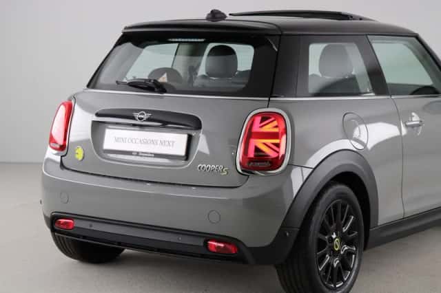 MINI Electric (2022) thumbnail 19