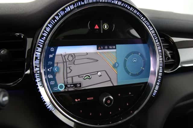 MINI Electric (2022) thumbnail 21
