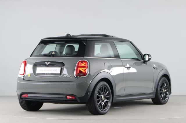 MINI Electric (2022) thumbnail 9