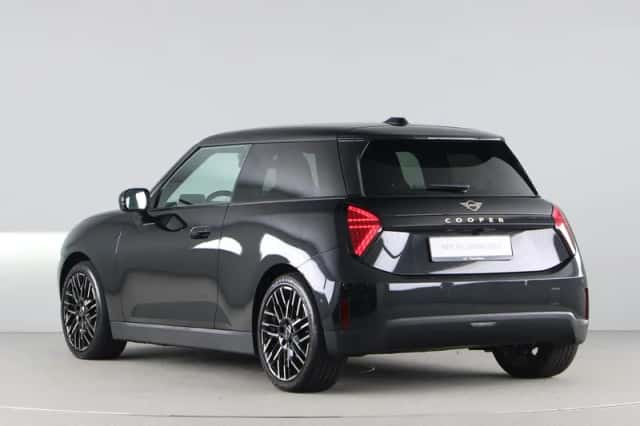 MINI Cooper (2024) thumbnail 12