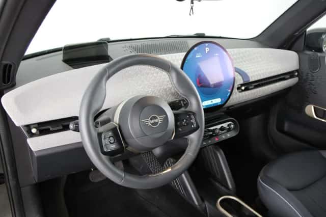 MINI Cooper (2024) thumbnail 14