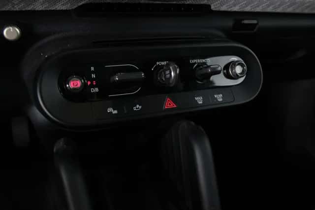 MINI Cooper (2024) thumbnail 18