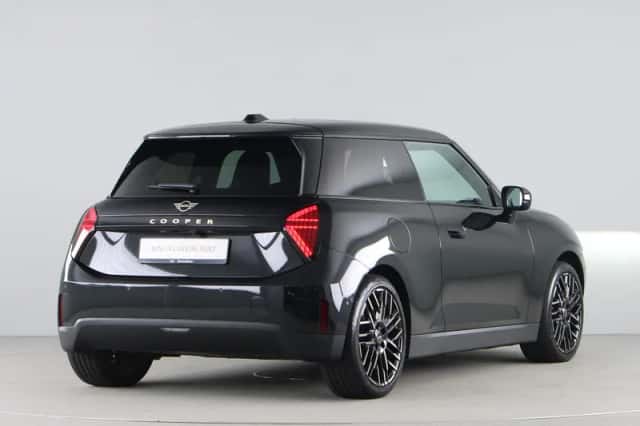 MINI Cooper (2024) thumbnail 10